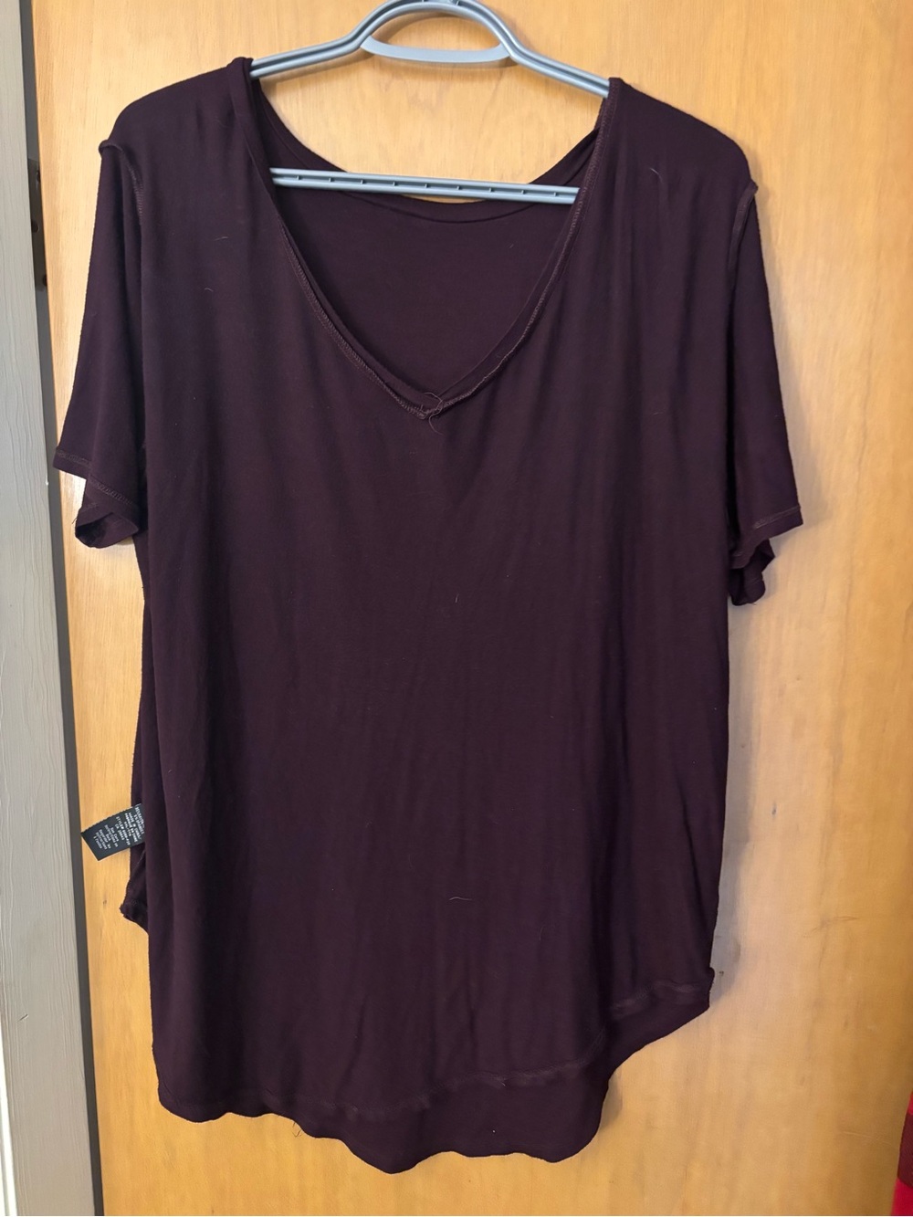 Women’s soft V-Neck Short Sleeve top